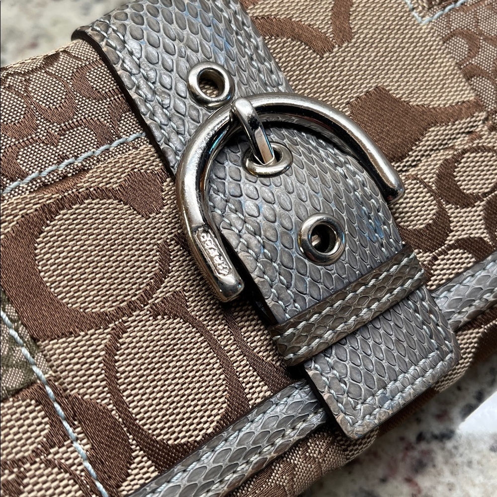 Coach Vintage Patchwork Soho Wallet EUC - image 3